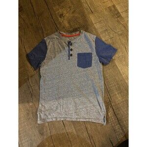 Boys old navy tshirt